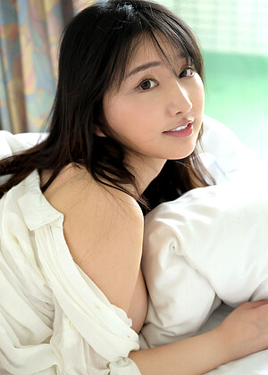 Karen Yuzuriha 楪カレン素人エロ画像