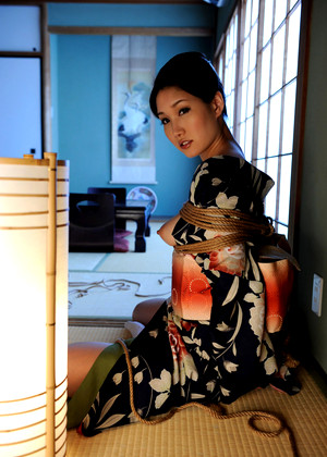 Mikuni Maisaki 舞咲みくに熟女エロ画像