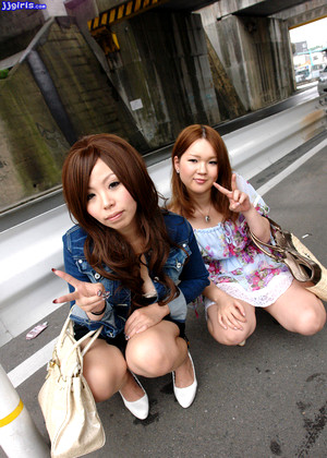 Japanese Double Girls Dressing Model Girlbugil jpg 2