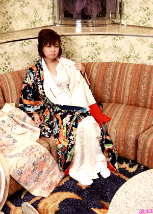 Kimono Ayano 着物メイク・あやの無修正エロ画像