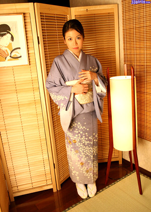 Japanese Mari Ito Jizzbomb Ebony Posing jpg 1