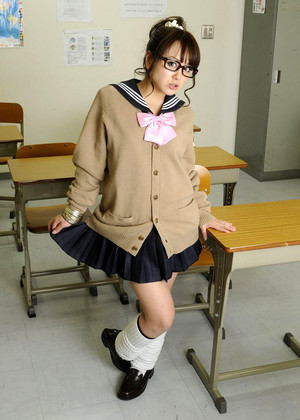 Orihime Natsuki 織姫なつきの制服熟女エロ画像
