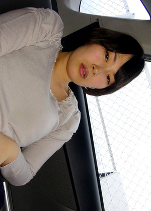 Pacopacomama Mami 車の中で姫はじめ連続昇天する美尻人妻真美動画エロ画像