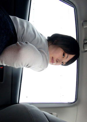 Pacopacomama Mami 車の中で姫はじめ連続昇天する美尻人妻真美ａｖ女優エロ画像